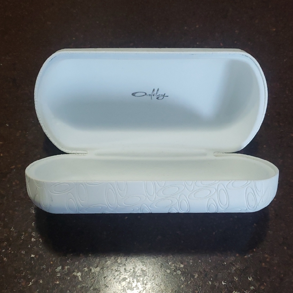 New Oakley Sunglasses Case White Hard Clamshell Sunglass Logo Protective